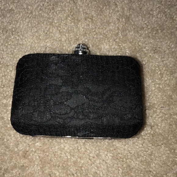 Bejeweled Lace Clutch - Picture 4 of 4